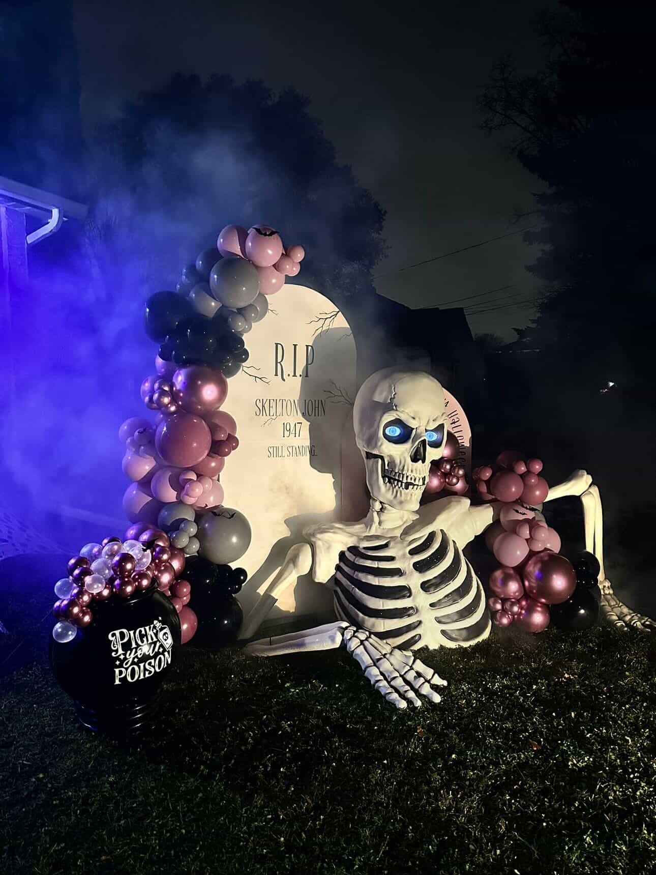 Seasonal themed backdrop